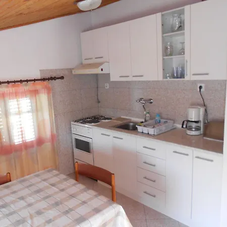 Kate Apartman